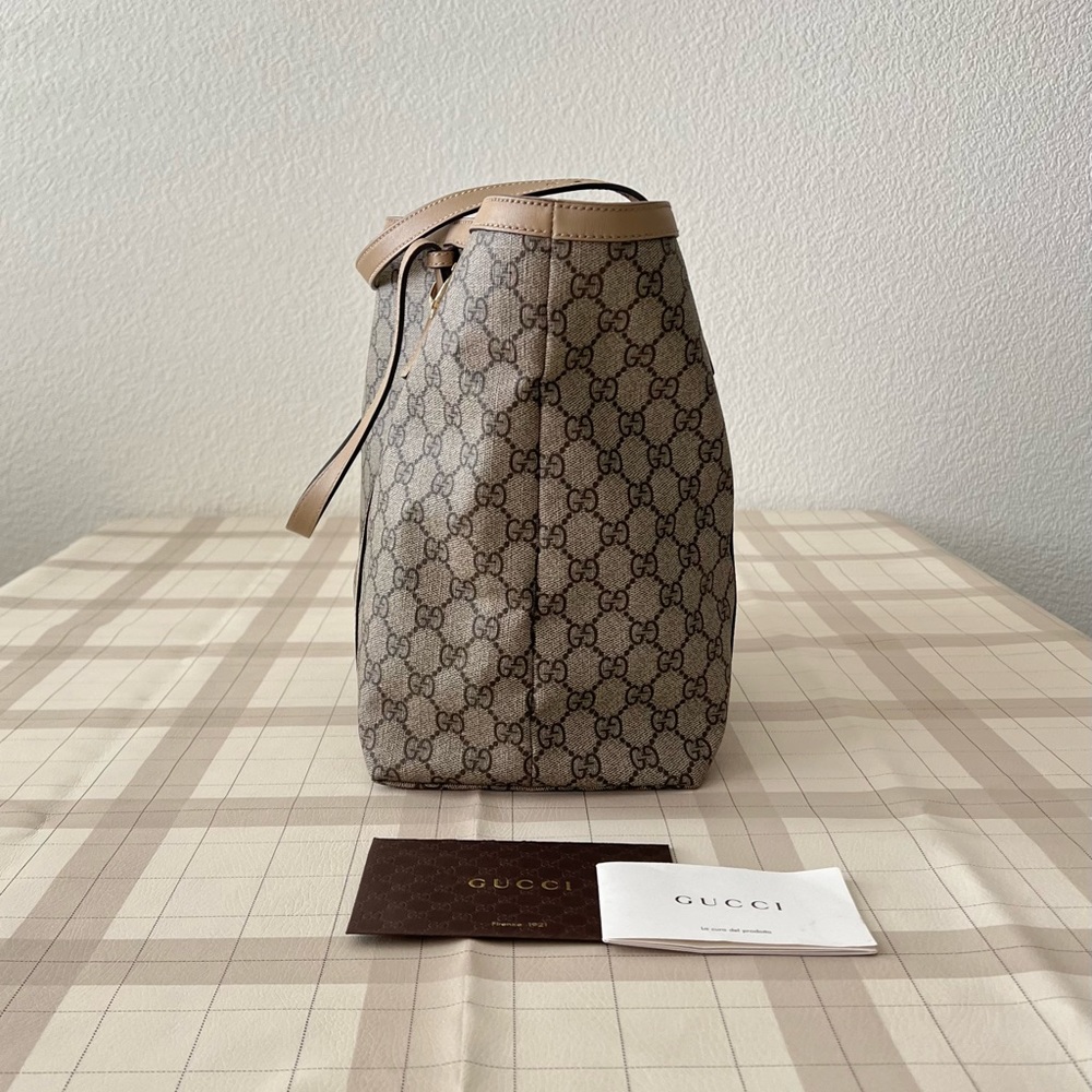 [Like NEW] Gucci GG Supreme Monogram Tote - Picture 4 of 9
